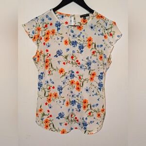 Dynamite Sm. Sleeveless Floral Top